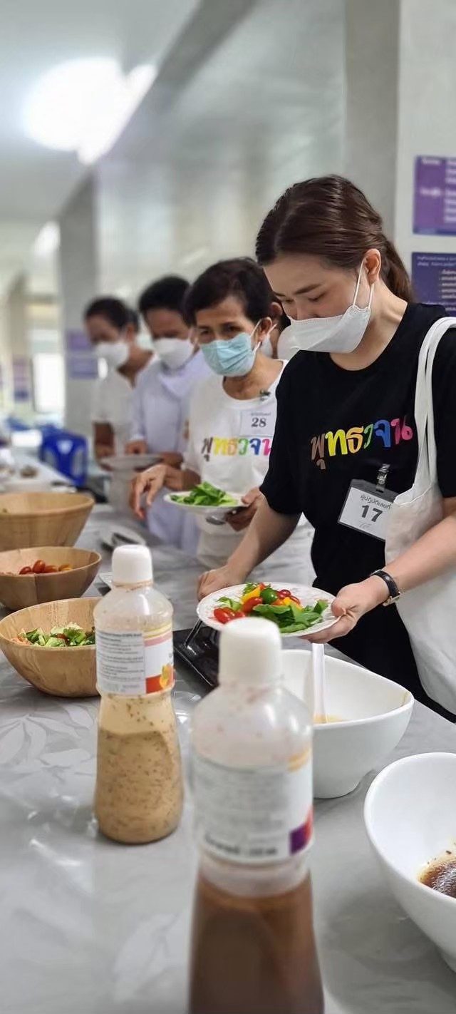 ตักอาหาร